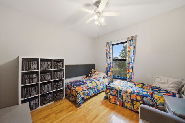212 E 44th Street 3, Chicago, IL 60653