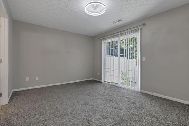 6658 Lagrange Drive, 43E, Canal Winchester, OH 43110