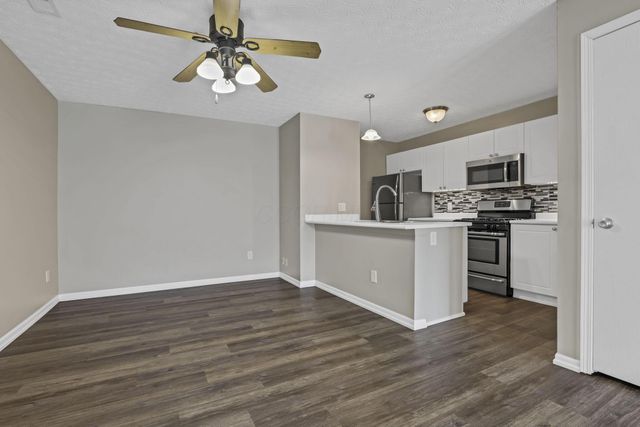 6658 Lagrange Drive, 43E, Canal Winchester, OH 43110