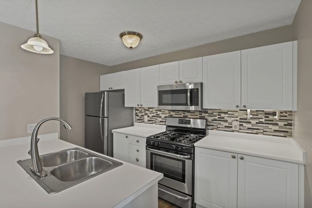 6658 Lagrange Drive, 43E, Canal Winchester, OH 43110