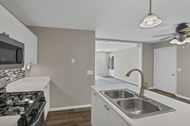 6658 Lagrange Drive, 43E, Canal Winchester, OH 43110
