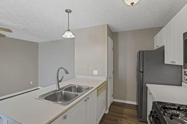 6658 Lagrange Drive, 43E, Canal Winchester, OH 43110