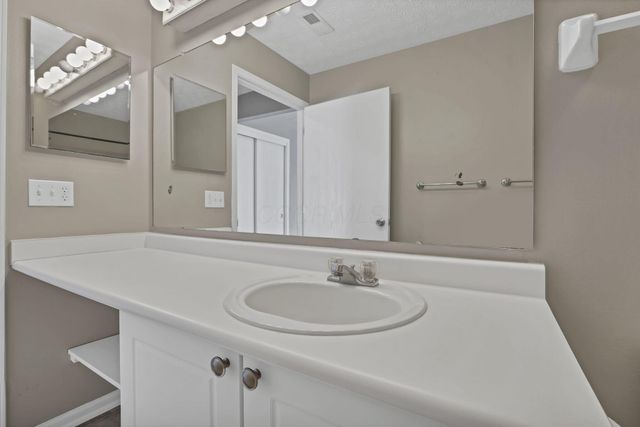 6658 Lagrange Drive, 43E, Canal Winchester, OH 43110