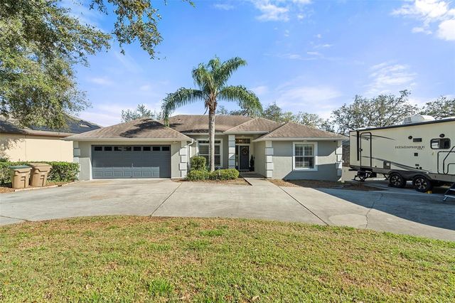 11812 LAKESHORE DRIVE, Clermont, FL 34711
