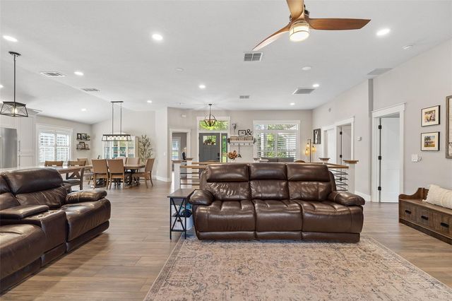 11812 LAKESHORE DRIVE, Clermont, FL 34711