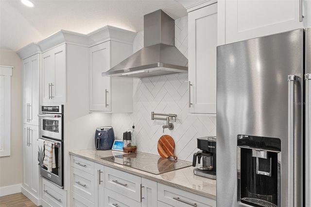 11812 LAKESHORE DRIVE, Clermont, FL 34711