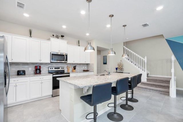 1320 LAVA TREE DR, Davenport, FL 33897