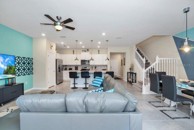 1320 LAVA TREE DR, Davenport, FL 33897