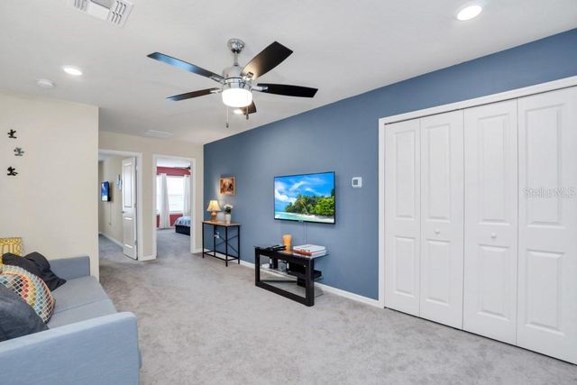 1320 LAVA TREE DR, Davenport, FL 33897