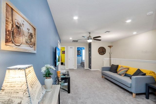 1320 LAVA TREE DR, Davenport, FL 33897