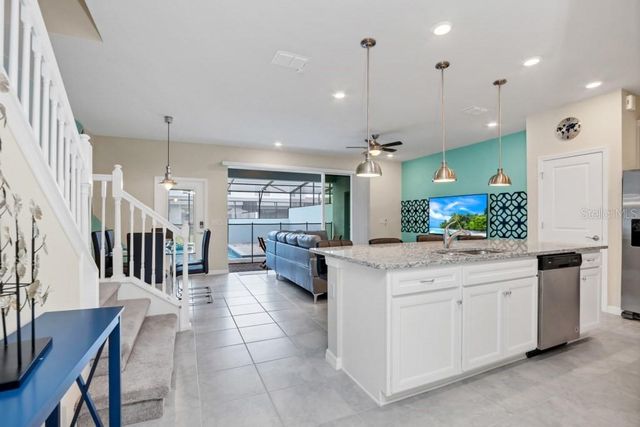 1320 LAVA TREE DR, Davenport, FL 33897
