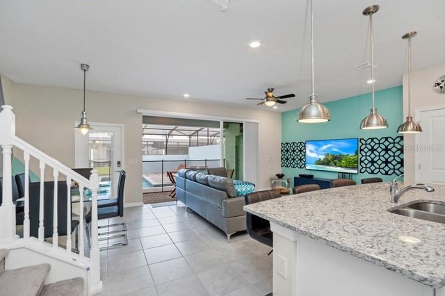 1320 LAVA TREE DR, Davenport, FL 33897
