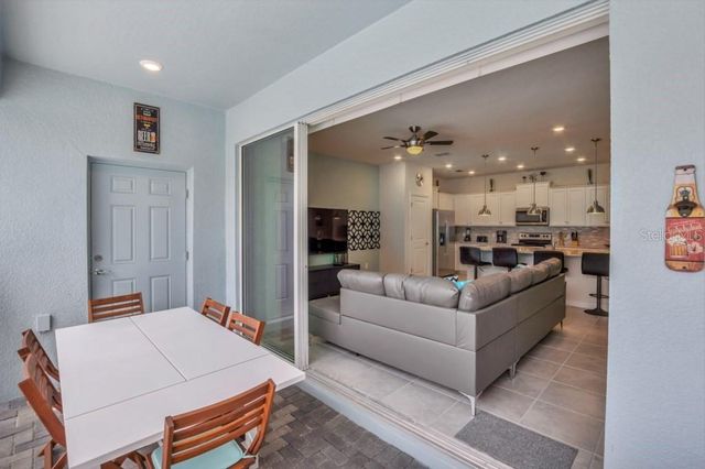 1320 LAVA TREE DR, Davenport, FL 33897