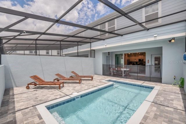 1320 LAVA TREE DR, Davenport, FL 33897