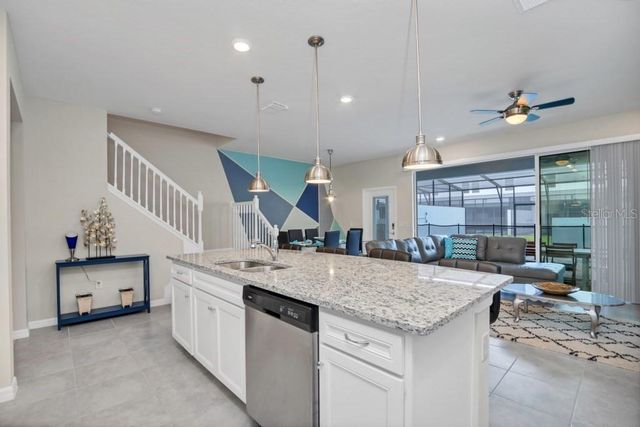 1320 LAVA TREE DR, Davenport, FL 33897