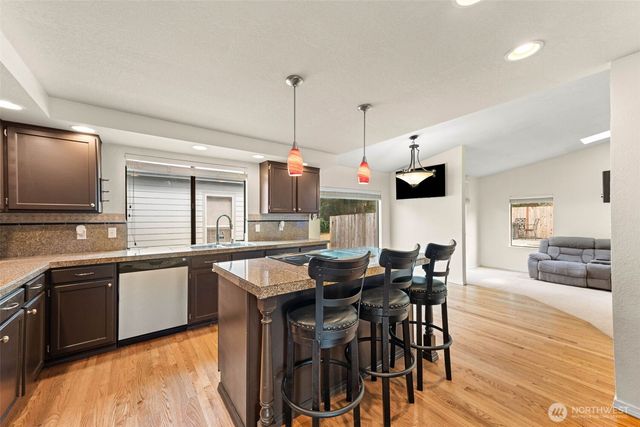 4101 Browns Point Boulevard NE, Tacoma, WA 98422