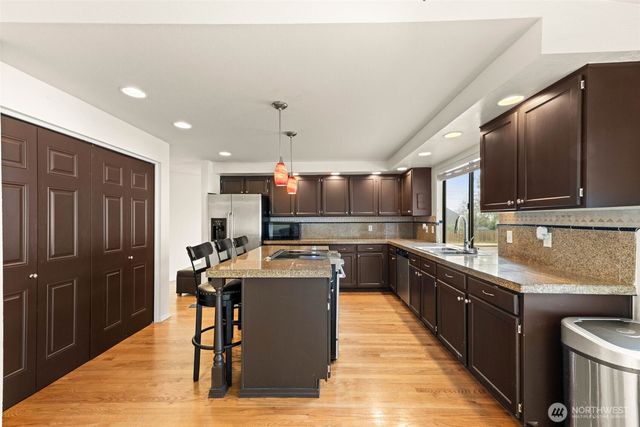 4101 Browns Point Boulevard NE, Tacoma, WA 98422