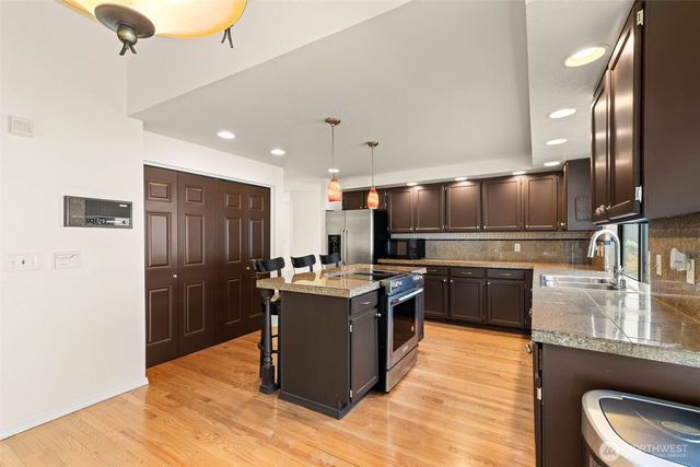 4101 Browns Point Boulevard NE, Tacoma, WA 98422