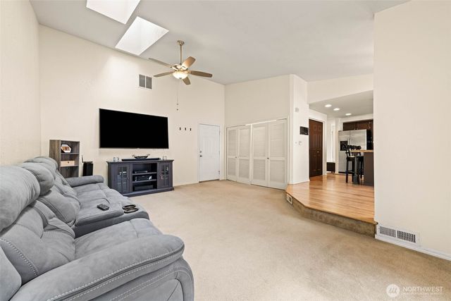 4101 Browns Point Boulevard NE, Tacoma, WA 98422
