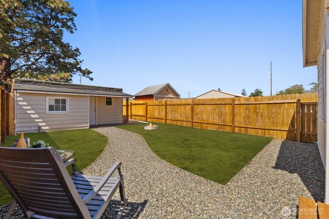 6622 S Warner Street, Tacoma, WA 98409