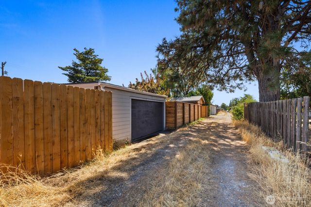 6622 S Warner Street, Tacoma, WA 98409