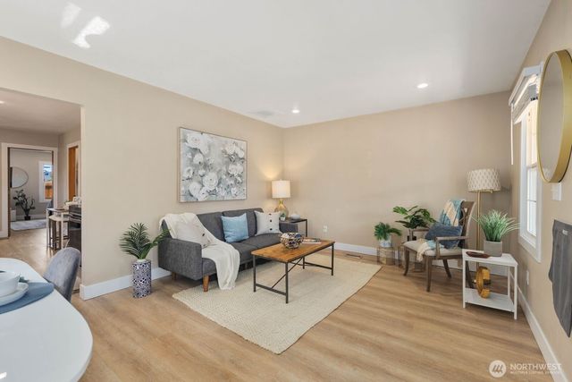 6622 S Warner Street, Tacoma, WA 98409