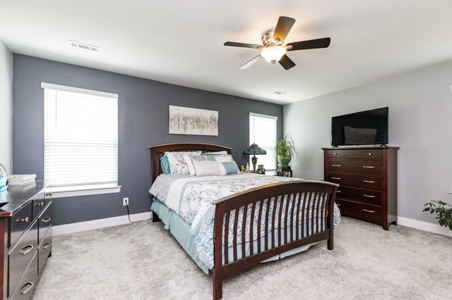 1210 West End Station Dr, Lebanon, TN 37087