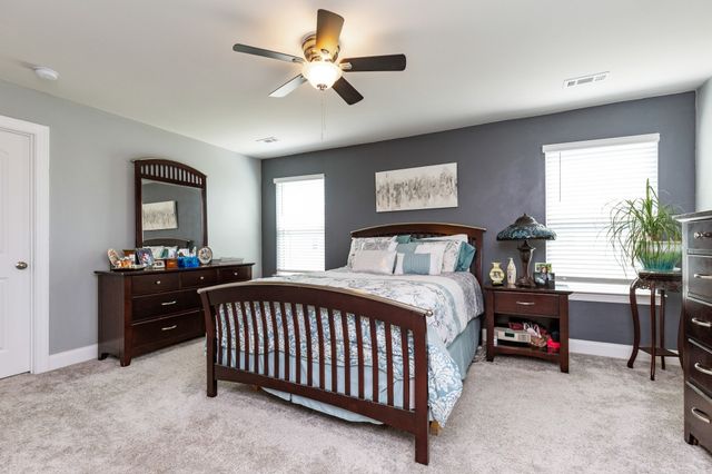 1210 West End Station Dr, Lebanon, TN 37087