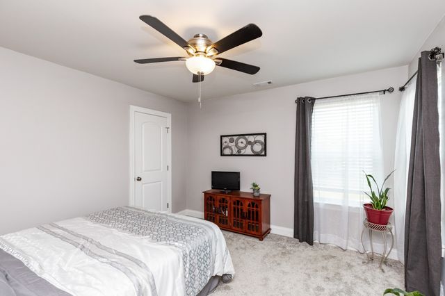 1210 West End Station Dr, Lebanon, TN 37087