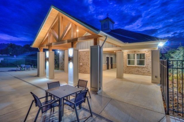 1210 West End Station Dr, Lebanon, TN 37087