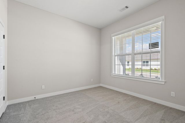 9943 KEMROCK DR S, Cordova, TN 38018