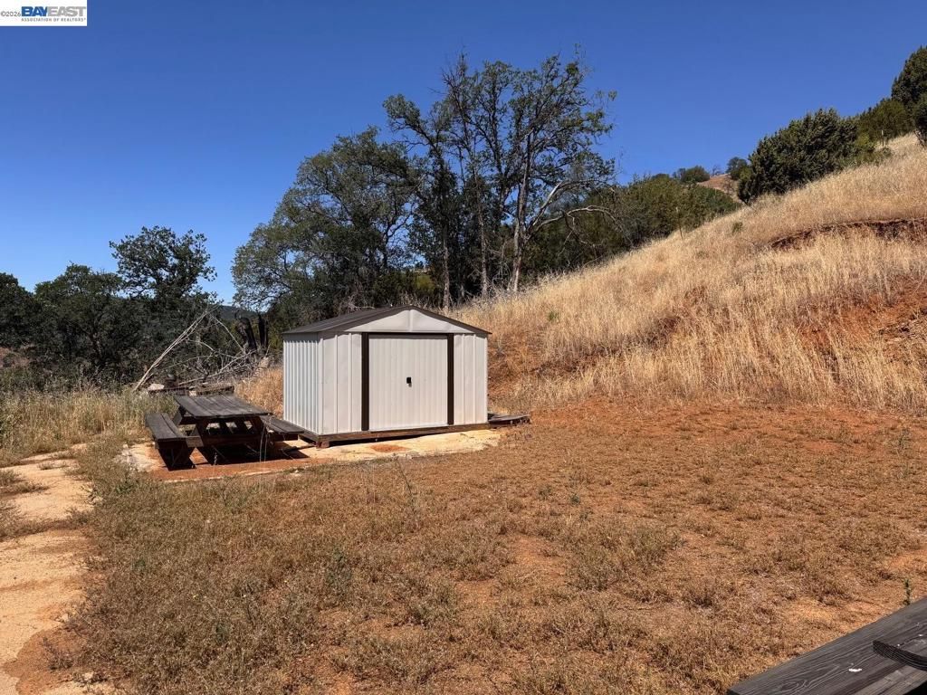 Image 5 of property listing at 21810 Mines Rd, Livermore, CA 94550