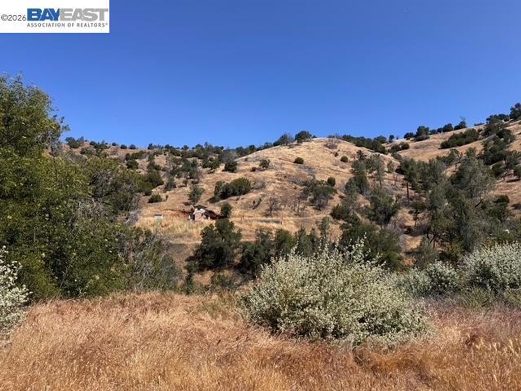 Image 8 of property listing at 21810 Mines Rd, Livermore, CA 94550