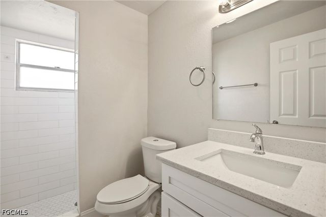 2225 Isle Of Pines AVE, Fort Myers, FL 33905