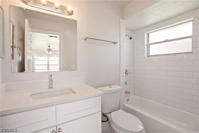 2225 Isle Of Pines AVE, Fort Myers, FL 33905