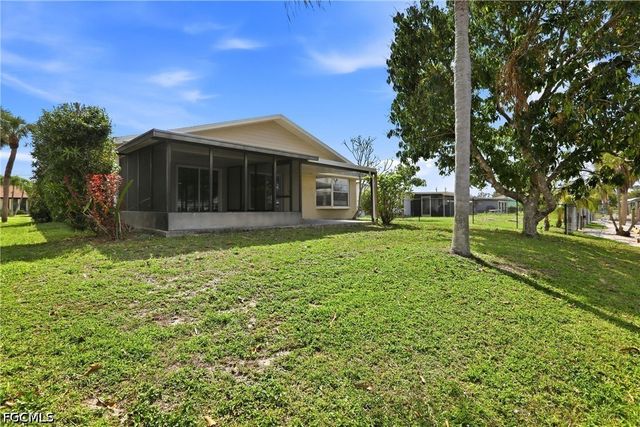 2225 Isle Of Pines AVE, Fort Myers, FL 33905