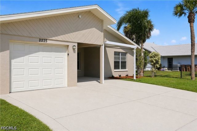 2225 Isle Of Pines AVE, Fort Myers, FL 33905