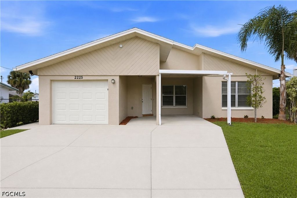 2225 Isle Of Pines AVE, Fort Myers, FL 33905
