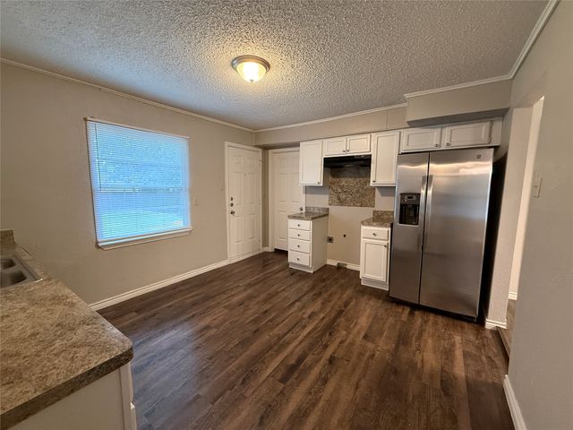 2518 Winthrop Drive, Dallas, TX 75228