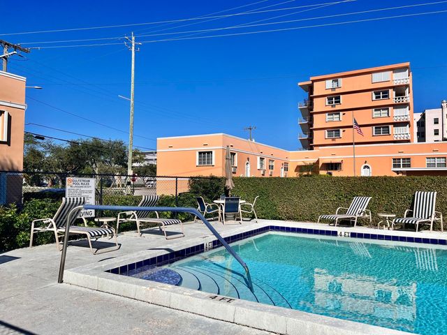 101 S Golfview Road 1, Lake Worth Beach, FL 33460