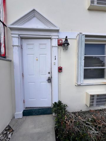 101 S Golfview Road 1, Lake Worth Beach, FL 33460