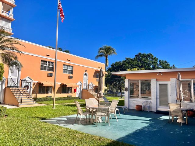 101 S Golfview Road 1, Lake Worth Beach, FL 33460