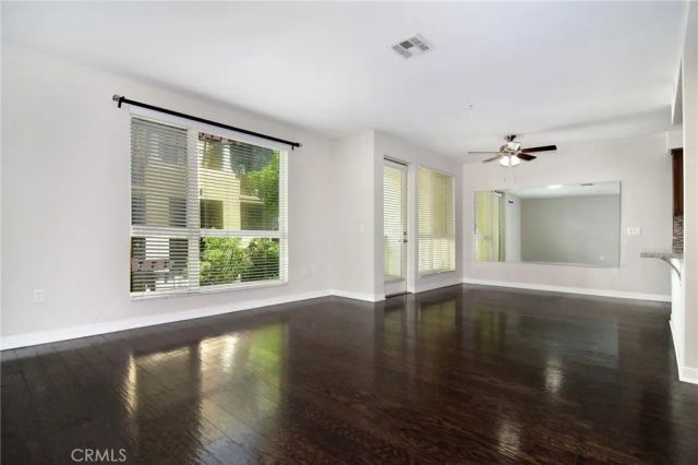 21301 Erwin Street 231, Woodland Hills, CA 91367