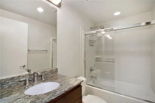 21301 Erwin Street 231, Woodland Hills, CA 91367