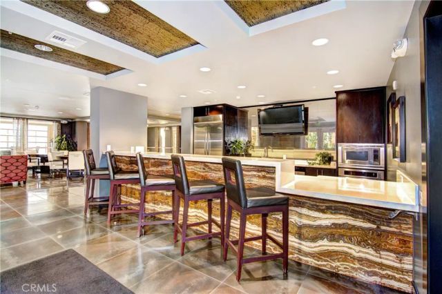 21301 Erwin Street 231, Woodland Hills, CA 91367