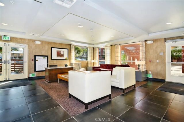 21301 Erwin Street 231, Woodland Hills, CA 91367
