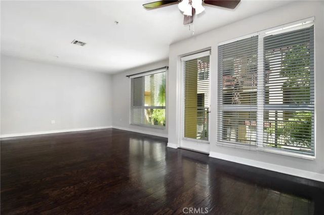 21301 Erwin Street 231, Woodland Hills, CA 91367