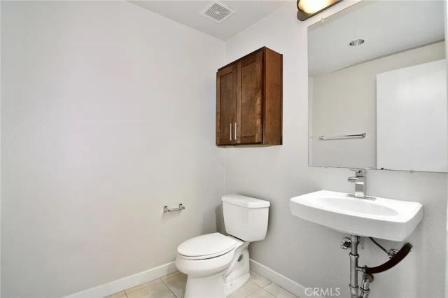21301 Erwin Street 231, Woodland Hills, CA 91367
