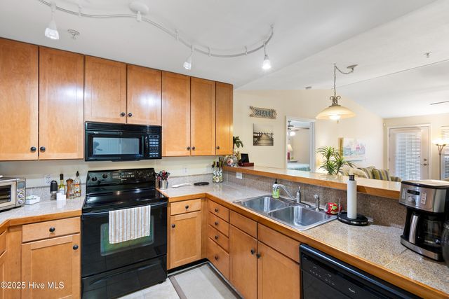 260 S Crow Creek Drive NW 17, Calabash, NC 28467