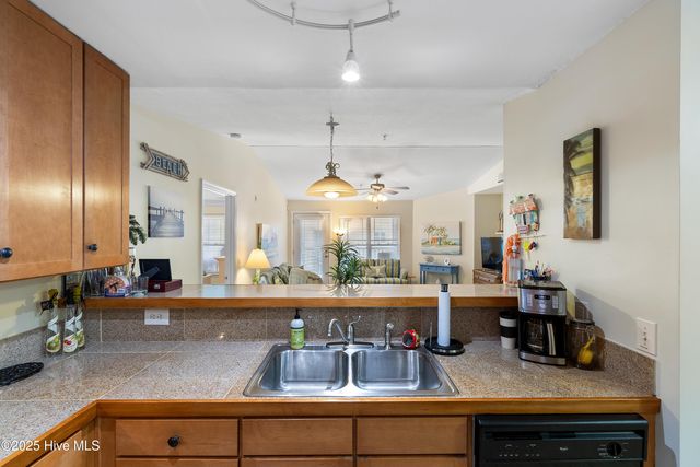 260 S Crow Creek Drive NW 17, Calabash, NC 28467